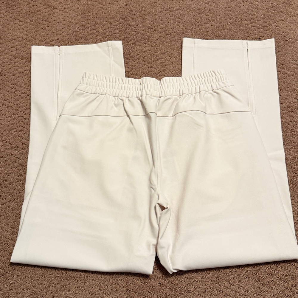 NWOT lululemon athletica wide leg pants - Picture 4 of 5